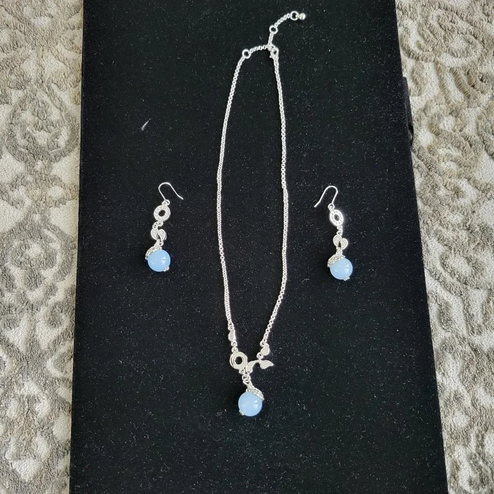 Necklace & Earrings Set Matching with Blue Stone